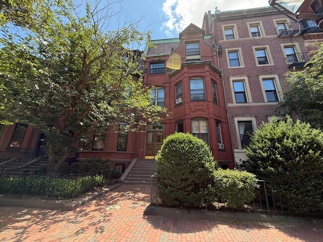 Building Photo - 178 Marlborough St