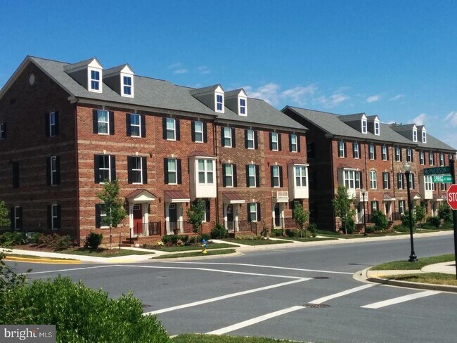 Building Photo - 3559 Katherine Way