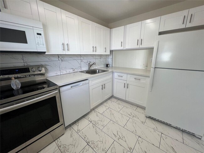 Building Photo - 480 W Park Dr