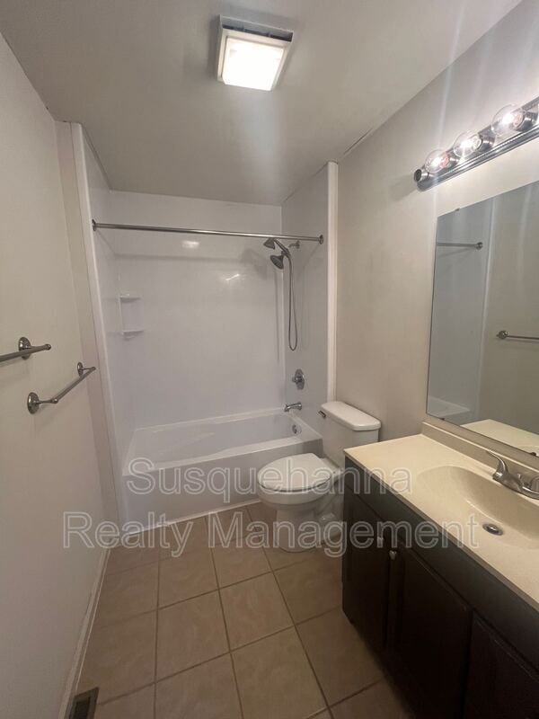 Building Photo - 68 Shady Ln