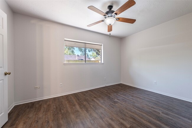 Building Photo - 502 Bellmar Ln