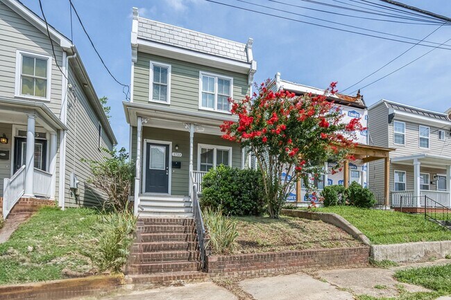 Primary Photo - Spacious Home Move In Ready Downtown RVA