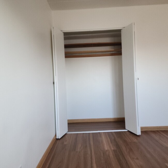 Building Photo - 10332 S Komensky Ave