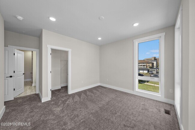 Building Photo - 1403 Kingsley St