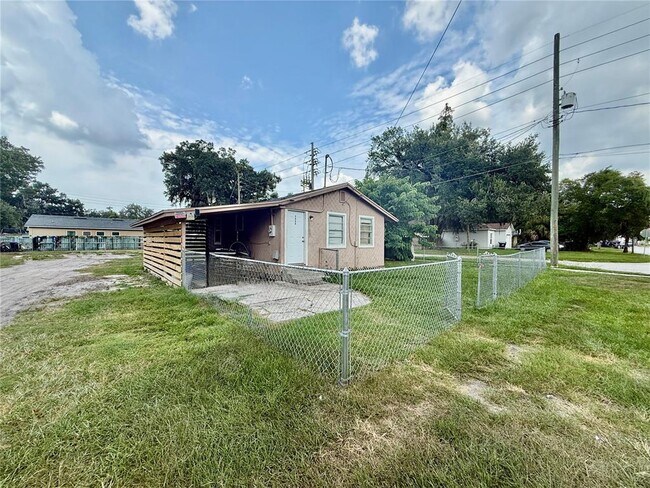 Building Photo - 3908 S Nashville Ave