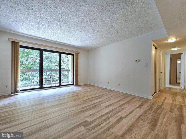 Building Photo - 801 N Howard St