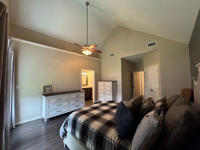 Building Photo - Gorgeous Home in Fleetwood!