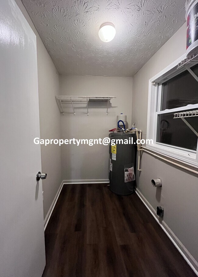 Building Photo - 231 Waddell Dr