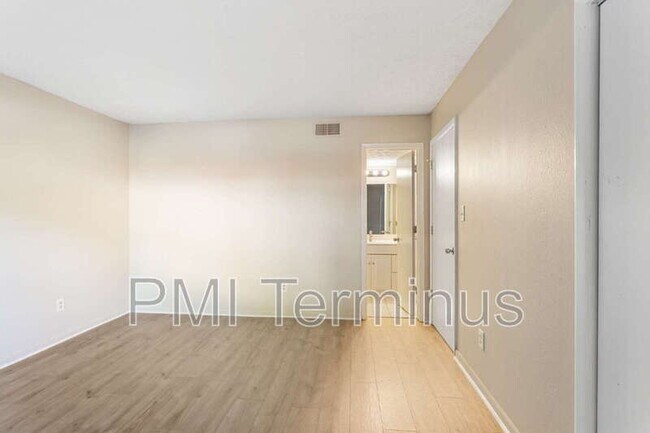 Building Photo - 2672 Moss Ln