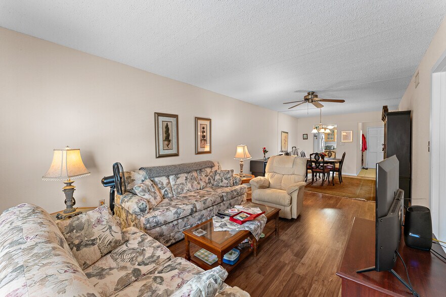 Building Photo - 4746 Azalea Dr