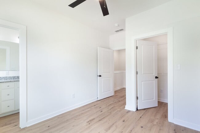 Building Photo - $500 Move In Special: Newly Constructed 3/3.5 located in Chosewood Park!