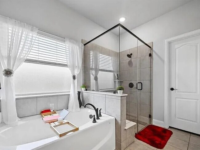 Building Photo - 1902 Sunflower Dr