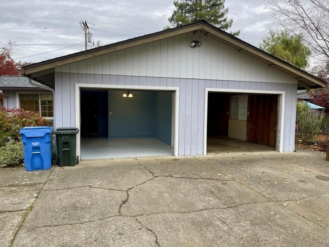 Building Photo - 277 E First Ave