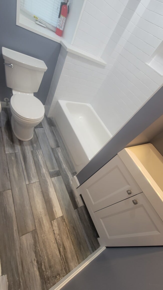 Building Photo - 52 Bolton St