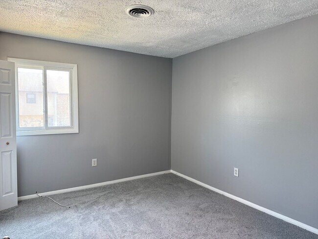Building Photo - 359 Greenland Dr