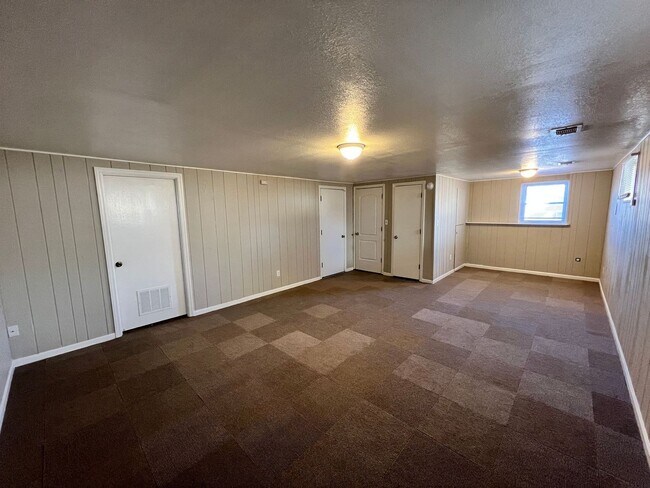 Building Photo - 2-Bed Home with Bonus Finished Basement