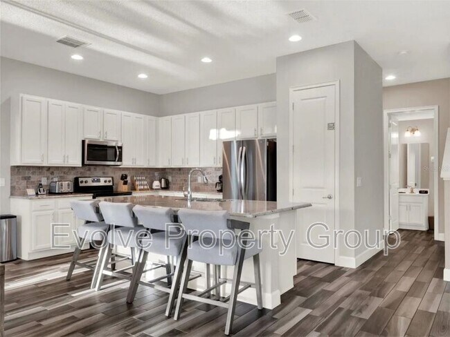 Building Photo - 1449 Fairview Cir
