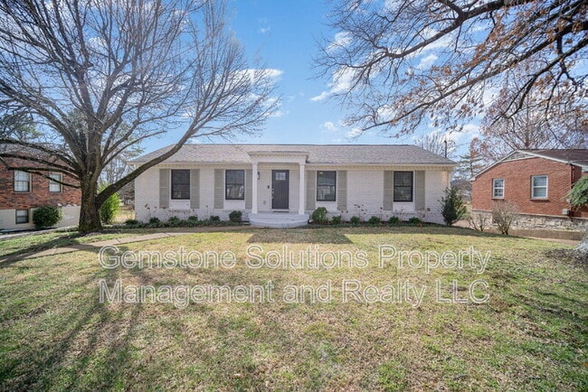 Building Photo - 413 Lynn Dr