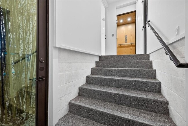 Building Photo - 94 W Davis Blvd