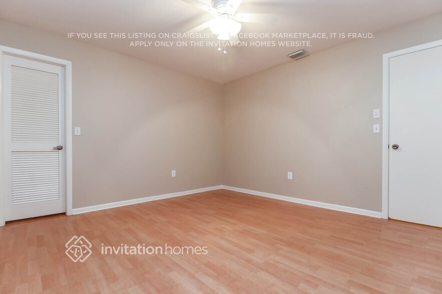 Building Photo - 1016 SW 37th St