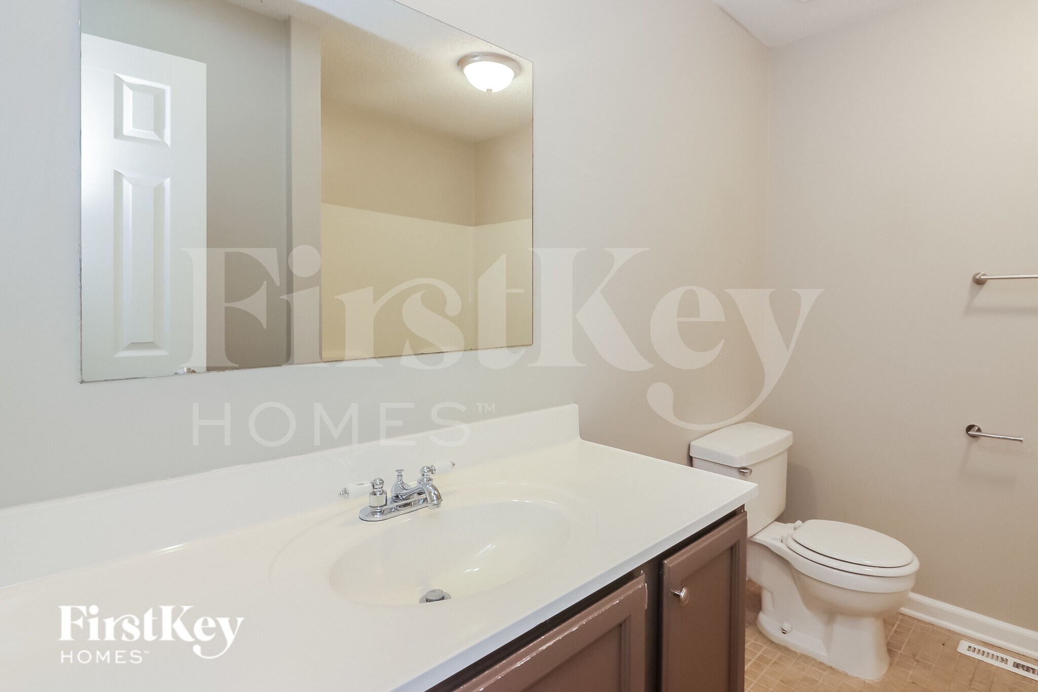 Building Photo - 909 Minnie Ave