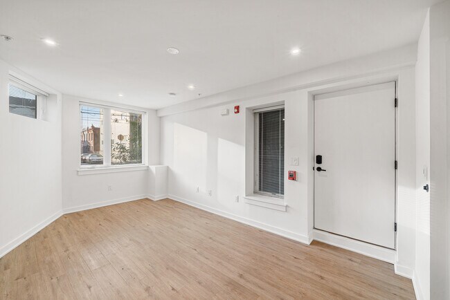 Building Photo - 937 N 29th St
