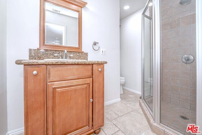 Building Photo - 5353 Don Pio Dr