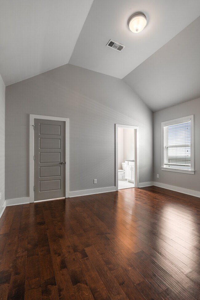 Building Photo - 517B Southgate Ave