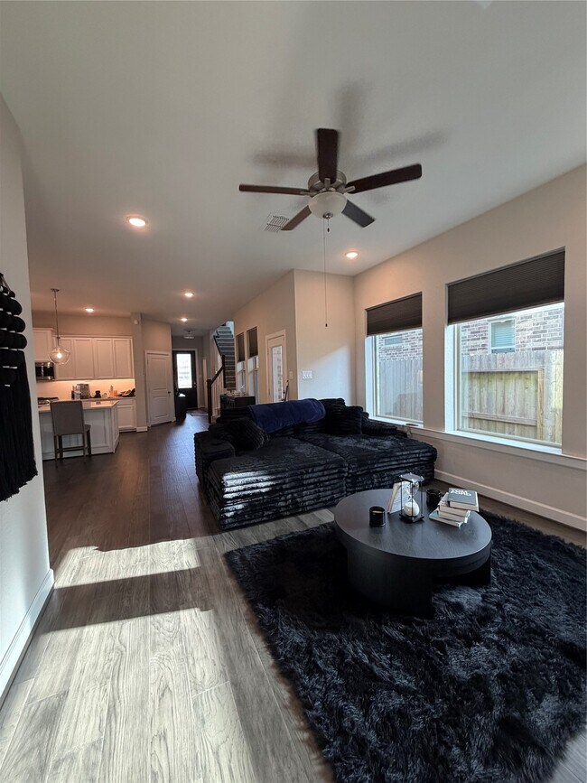 Building Photo - 10719 Pleasant View Dr