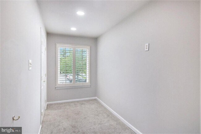 Building Photo - 1807 Mountainview Dr