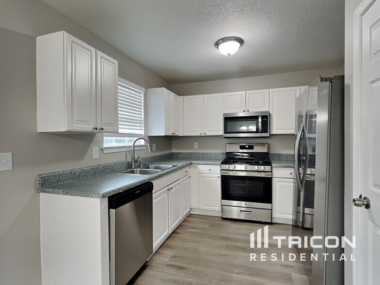Building Photo - 2620 Thunder Basin Way