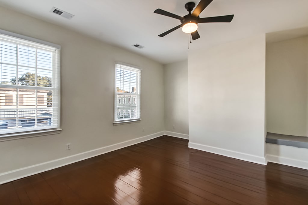 Building Photo - 303 W Henry St