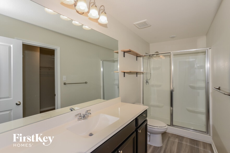 Building Photo - 13403 Summer Light