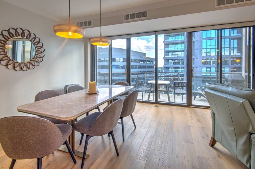 Building Photo - 1530 Key Blvd