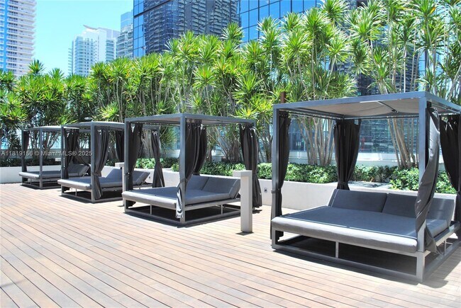 Building Photo - 1080 Brickell Ave