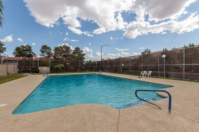 Building Photo - Remodeled 2 bedroom unit just minutes from...