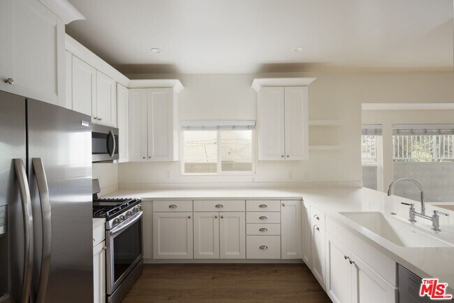 Building Photo - 727 N La Fayette Park Pl