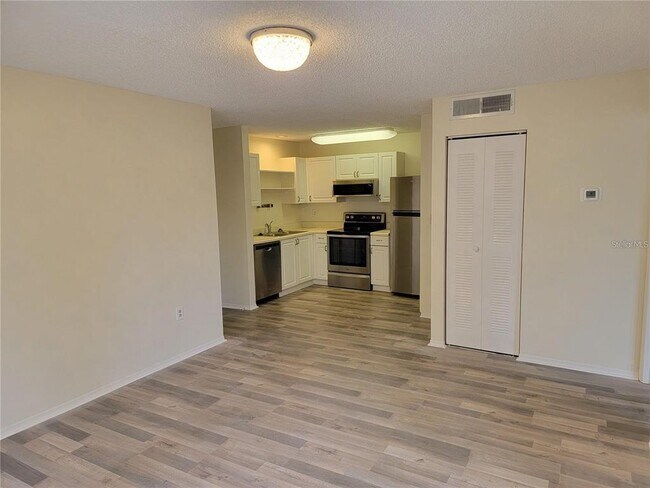 Building Photo - 4211 Chatham Oak Ct