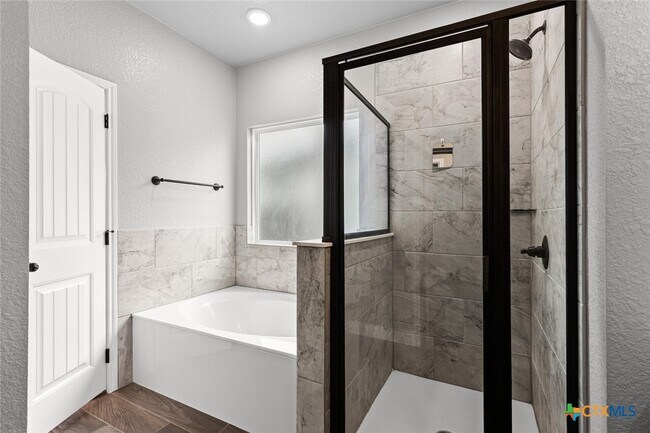 Building Photo - 1614 Flatland Trl