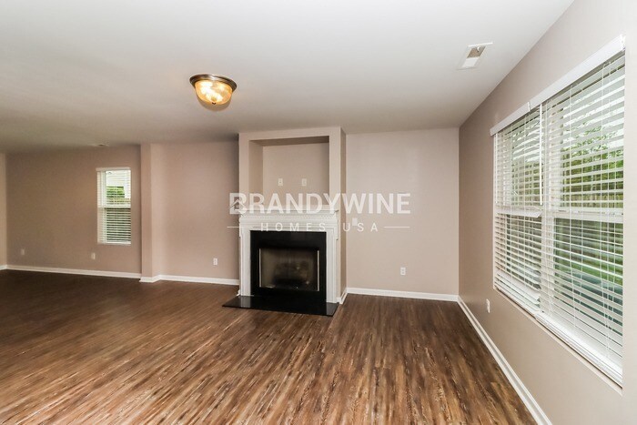 Building Photo - 4650 Esmeralda Drive