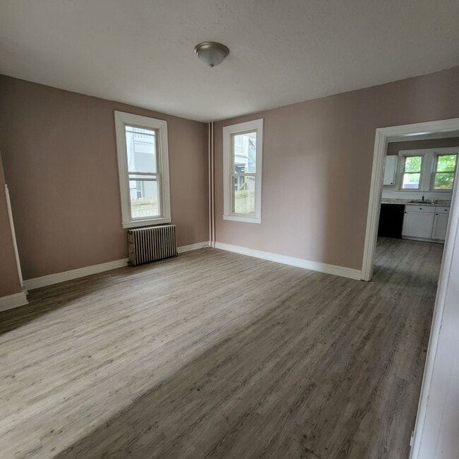 Building Photo - Charming 4BR/1.5BA Home | Modern Finishes | Open Layout | Heart of York City!