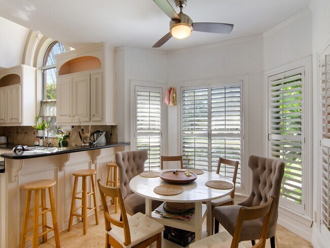 Building Photo - 25 Cokeberry St