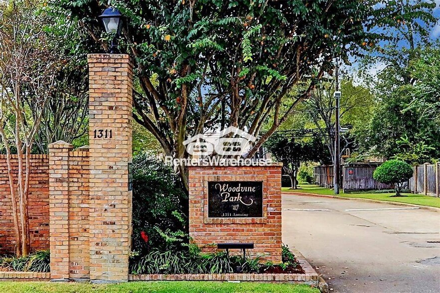 Primary Photo - 1311 Antoine Dr