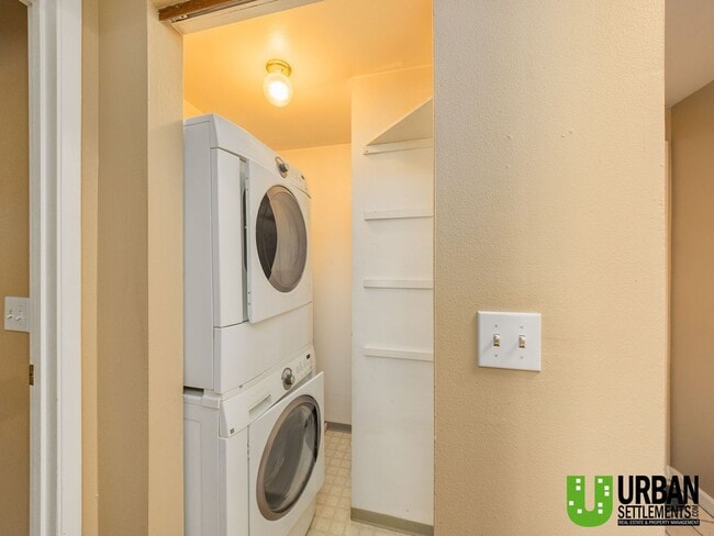 Building Photo - Comfortable 1-Bedroom Condo with Parking & Resort-Style Amenities