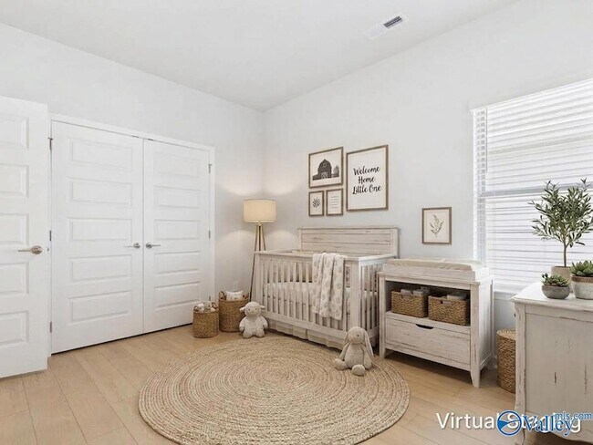 Building Photo - 307 Susan Lynn Dr