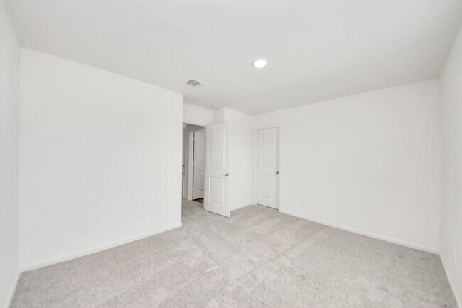 Building Photo - 10314 Valley Vista Dr