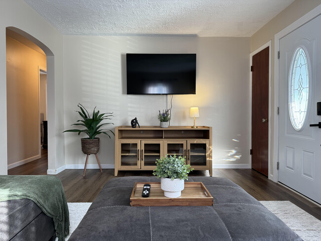 Bright and Airy Living Room - 170 Brookfield Rd