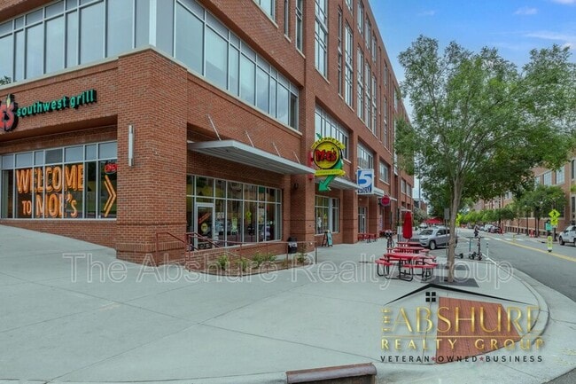 Building Photo - 600 S Duke St