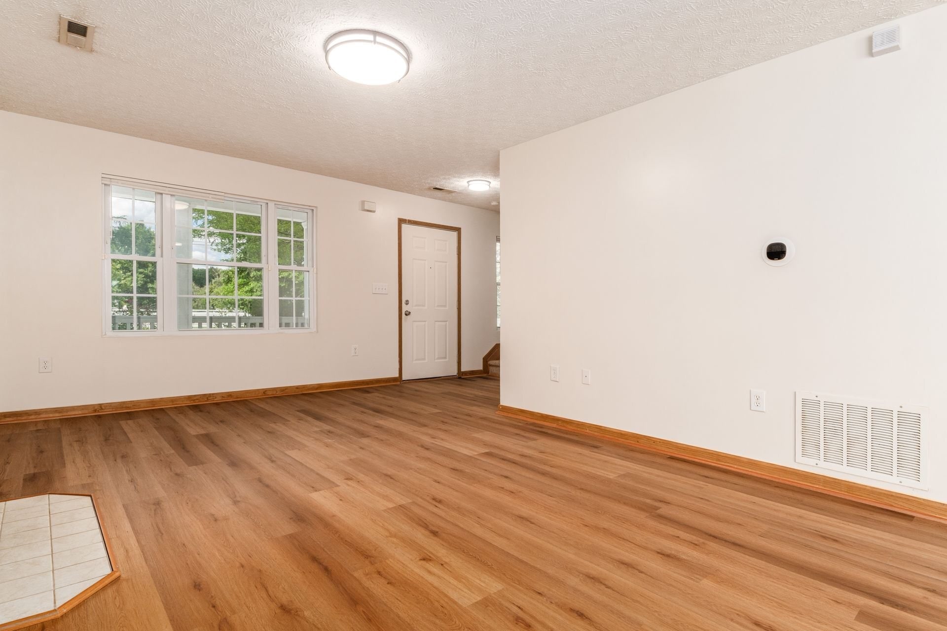 Building Photo - 6201 Norway Glen Ave