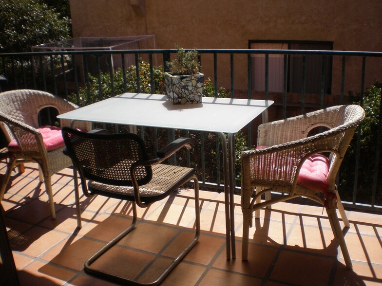 Balcony - 3688 1st Ave